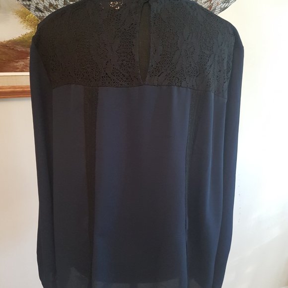 Blouse, Dark navy with a lace motif - Picture 5 of 11